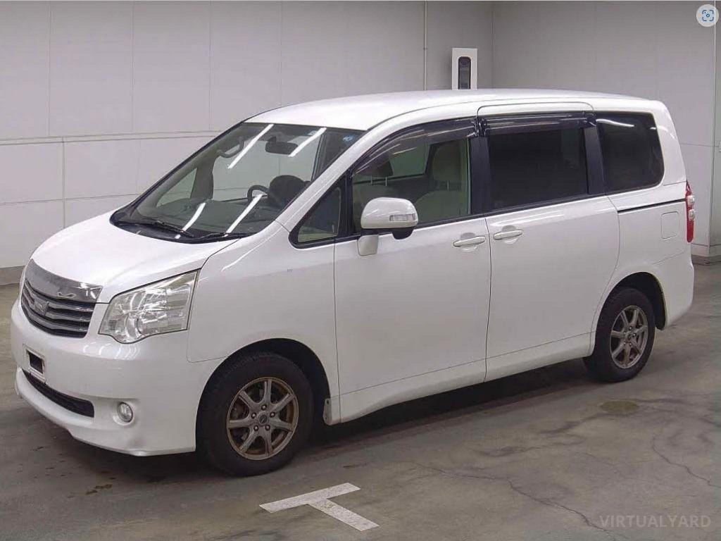 2012 Toyota Noah