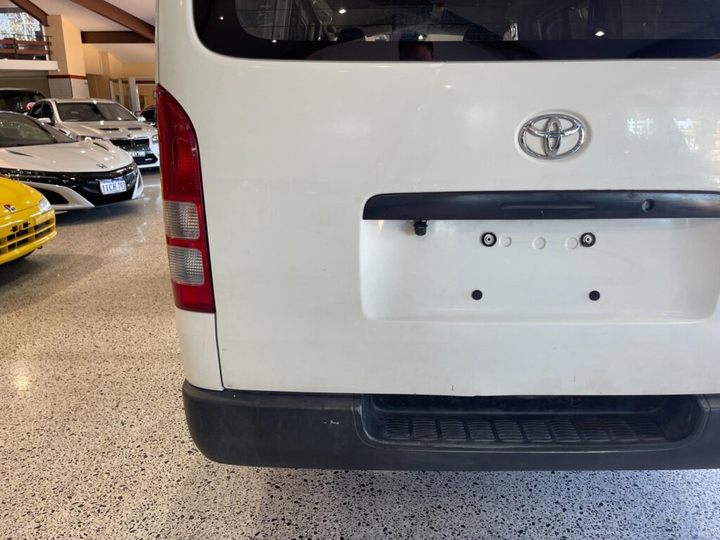 2018 Toyota Hiace Diesel LWB GDH201 with Carplay