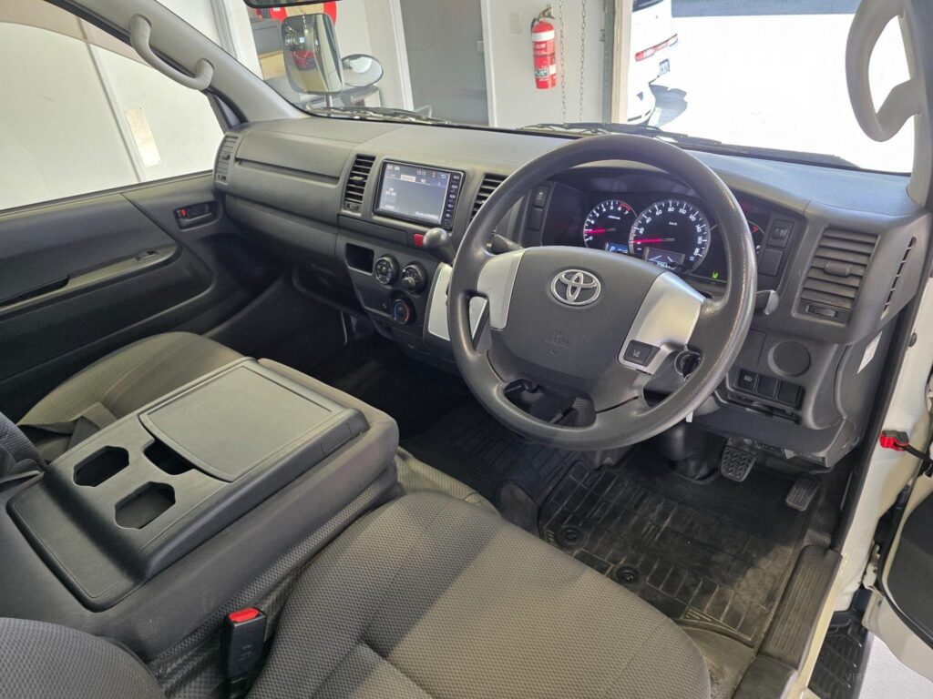 2019 TOYOTA HIACE LWB TRH200