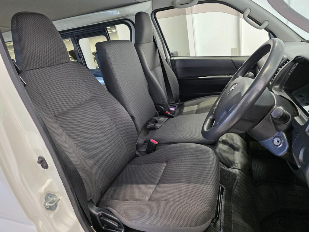 2017 TOYOTA HIACE DX KDH201