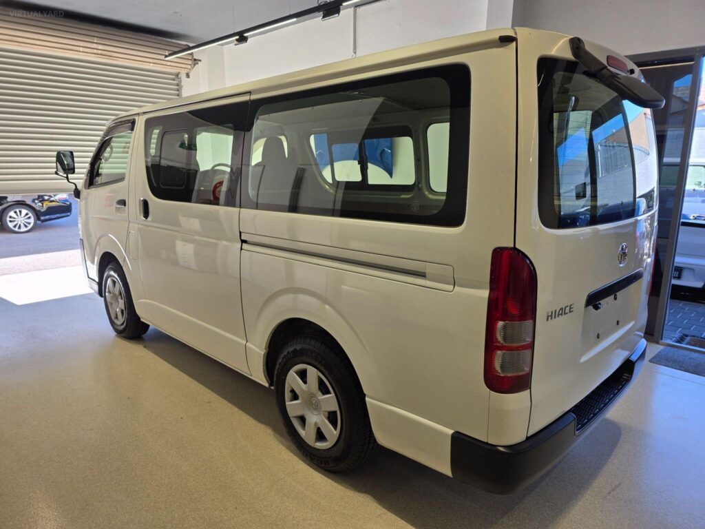 2017 TOYOTA HIACE DX KDH201