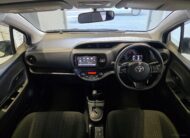 2017 TOYOTA VITZ HYBRID F 2WD NHP130
