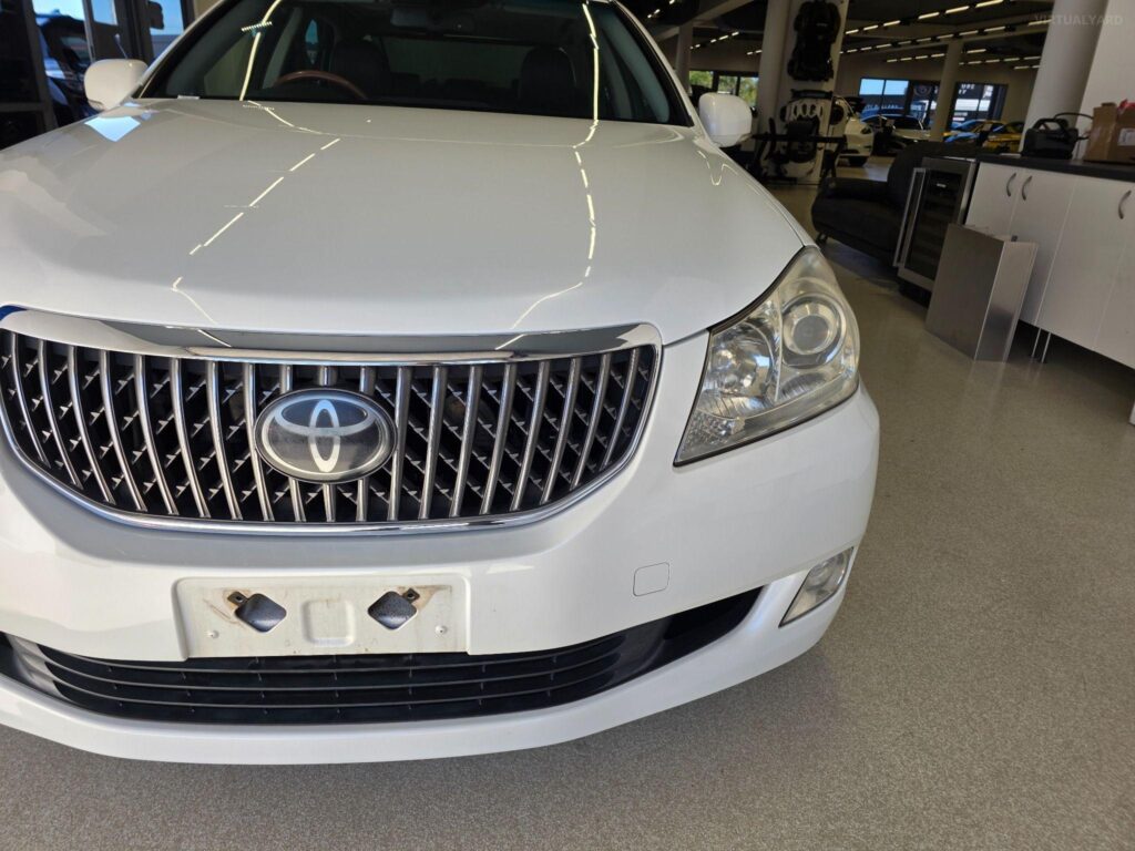 2010 TOYOTA CROWN MAJESTA G-TYPE URS206