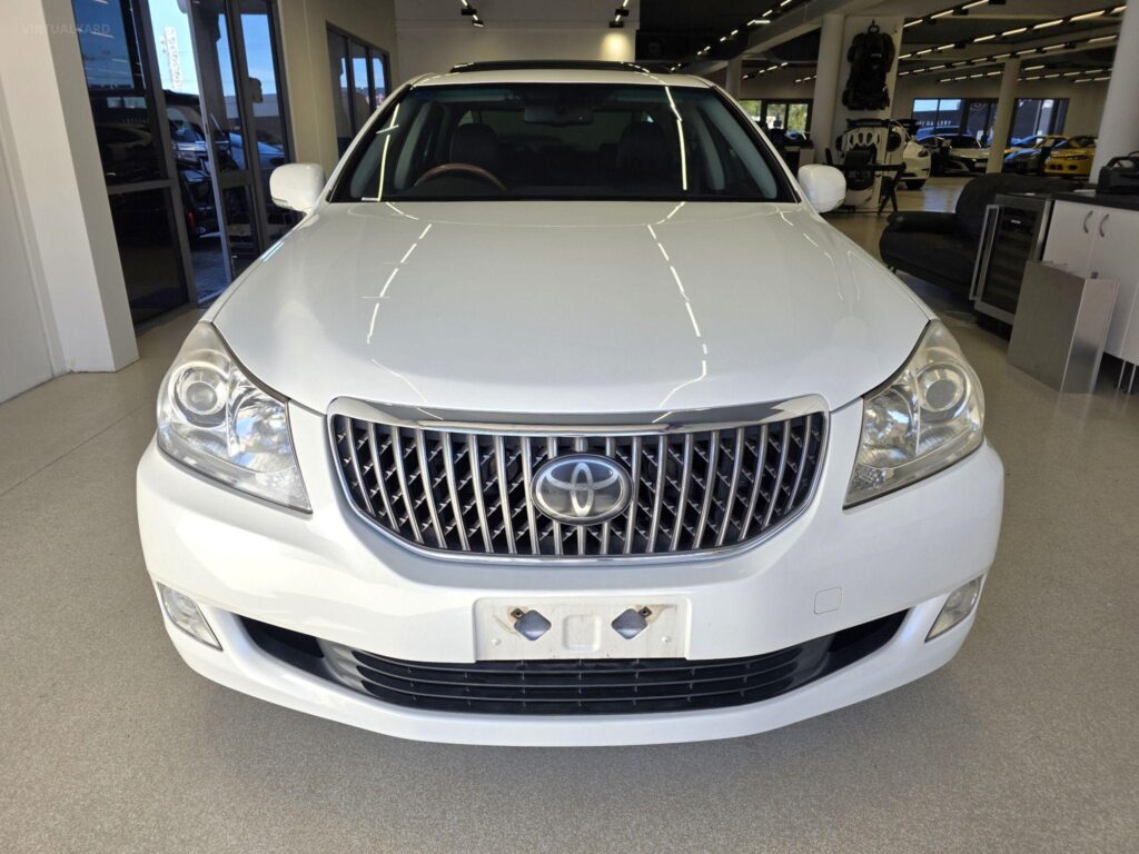 2010 TOYOTA CROWN MAJESTA G-TYPE URS206