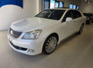 2010 TOYOTA CROWN MAJESTA G-TYPE URS206