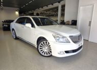 2010 TOYOTA CROWN MAJESTA G-TYPE URS206