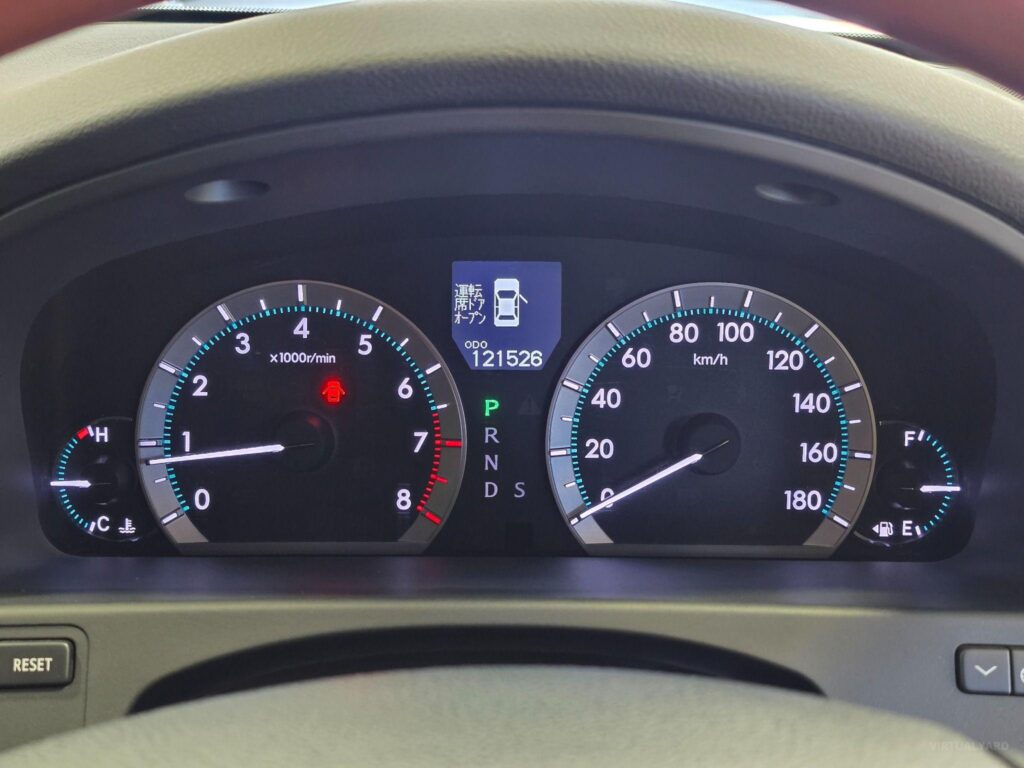 2010 TOYOTA CROWN MAJESTA G-TYPE URS206