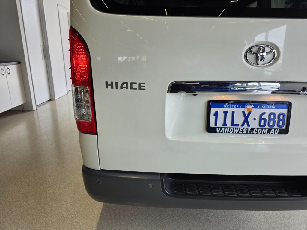 2023 Toyota Hiace DX GL PACKAGE TRH200