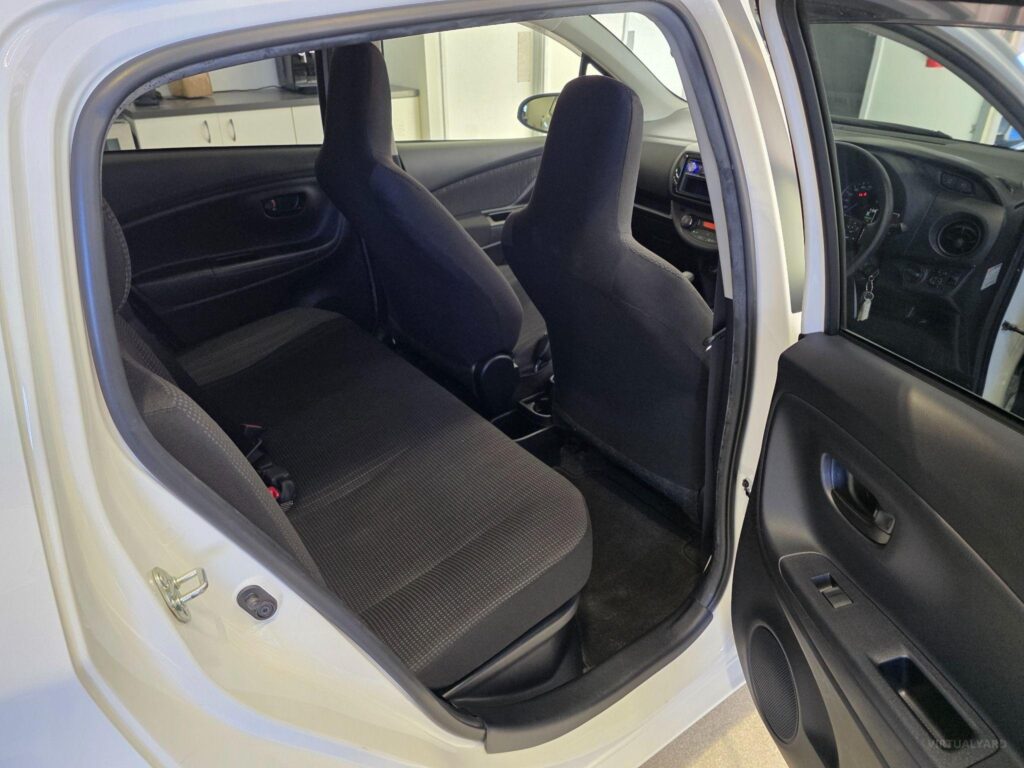 2019 Toyota Vitz HYBRID F 2WD NHP130