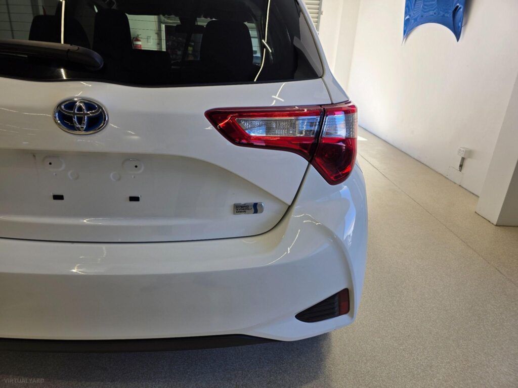 2019 Toyota Vitz HYBRID F 2WD NHP130