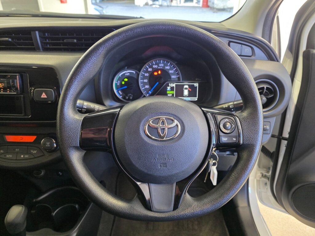 2019 Toyota Vitz HYBRID F 2WD NHP130