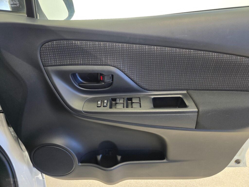 2019 Toyota Vitz HYBRID F 2WD NHP130