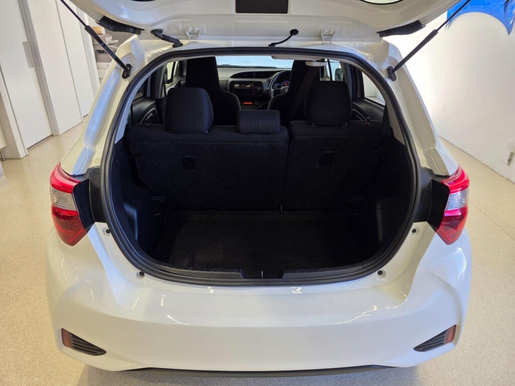 2019 Toyota Vitz HYBRID F 2WD NHP130