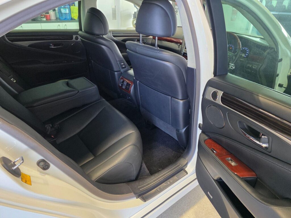 2006 LEXUS LS460 I PACKAGE USF40