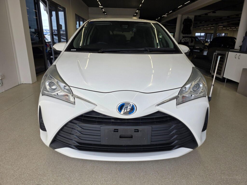2017 TOYOTA VITZ HYBRID F 2WD NHP130 (ZX001284)