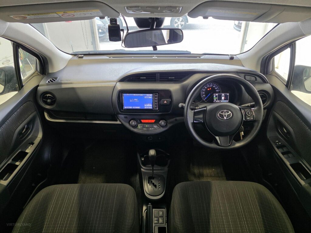 2017 TOYOTA VITZ HYBRID F 2WD NHP130 (ZX001284)