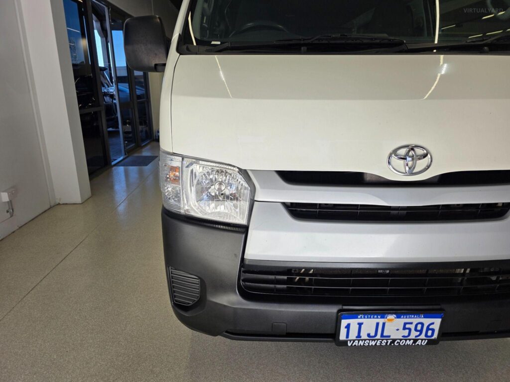 2017 TOYOTA HIACE LWB PETROL