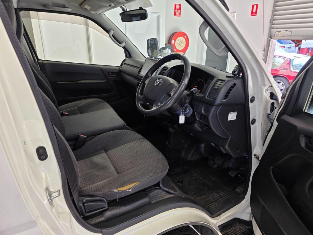 2017 TOYOTA HIACE LWB PETROL