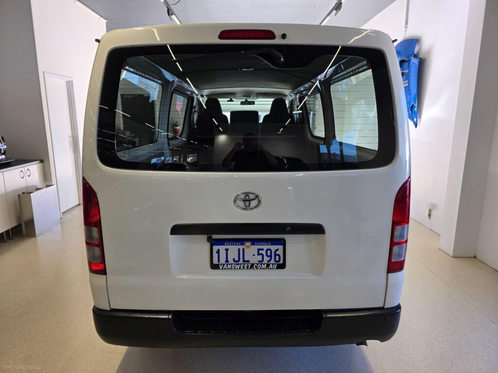 2017 TOYOTA HIACE LWB PETROL