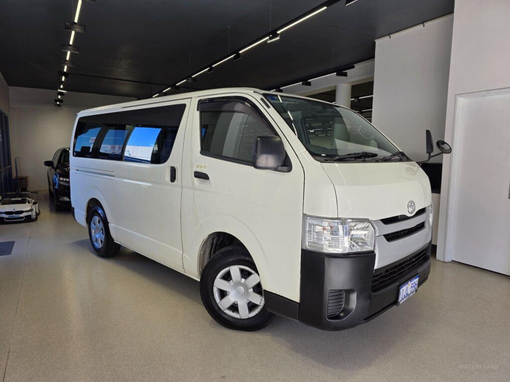 2017 TOYOTA HIACE LWB PETROL