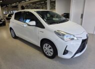 2019 TOYOTA VITZ F HYBRID NHP130