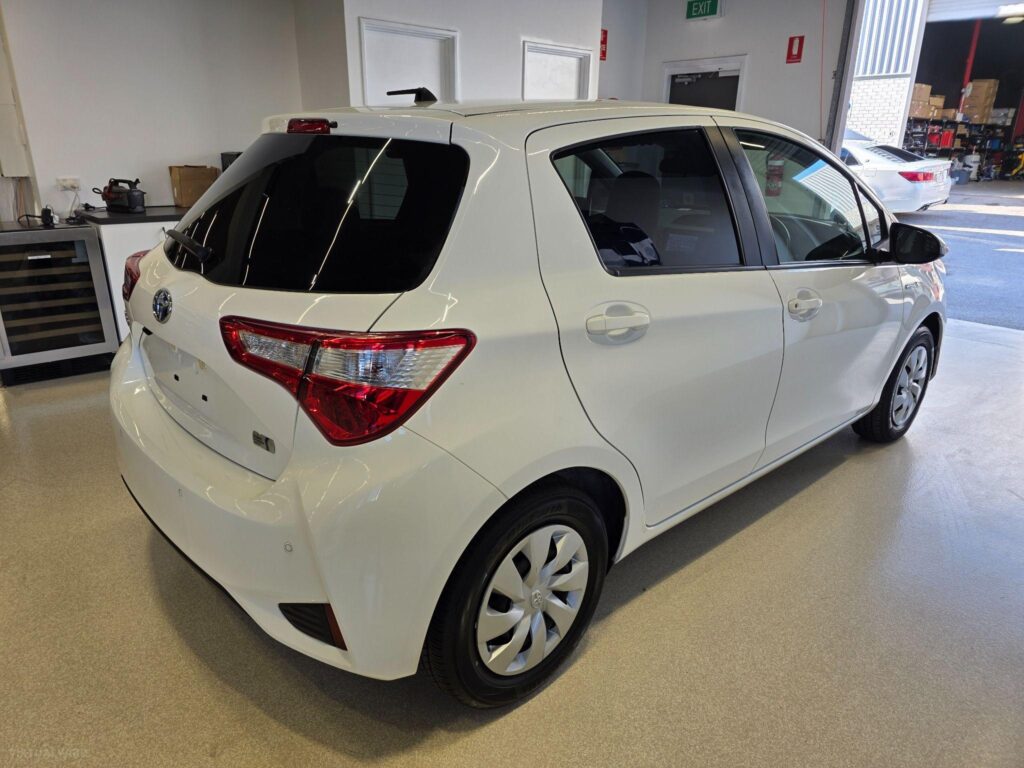 2019 TOYOTA VITZ F HYBRID NHP130