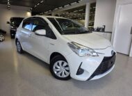 2017 TOYOTA VITZ HYBRID F 2WD NHP130