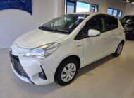 2017 TOYOTA VITZ HYBRID F 2WD NHP130