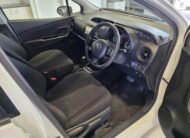 2017 TOYOTA VITZ HYBRID F 2WD NHP130