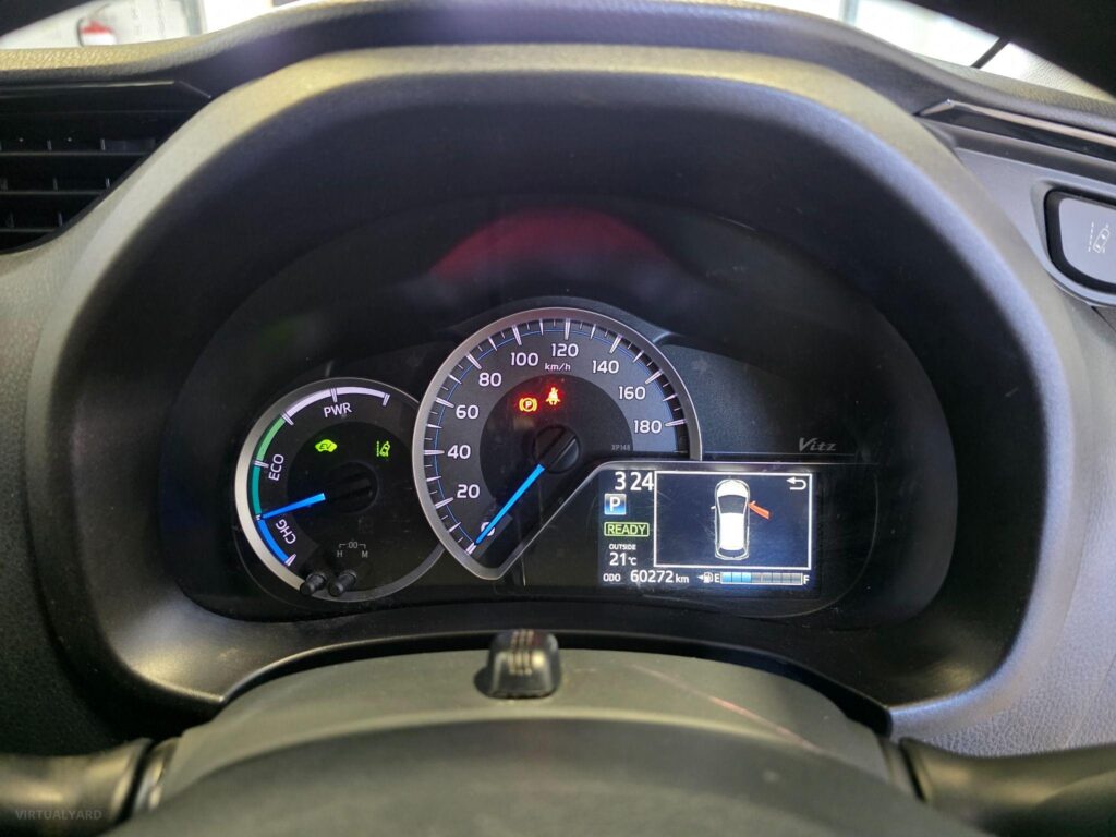 2017 TOYOTA VITZ HYBRID F 2WD NHP130