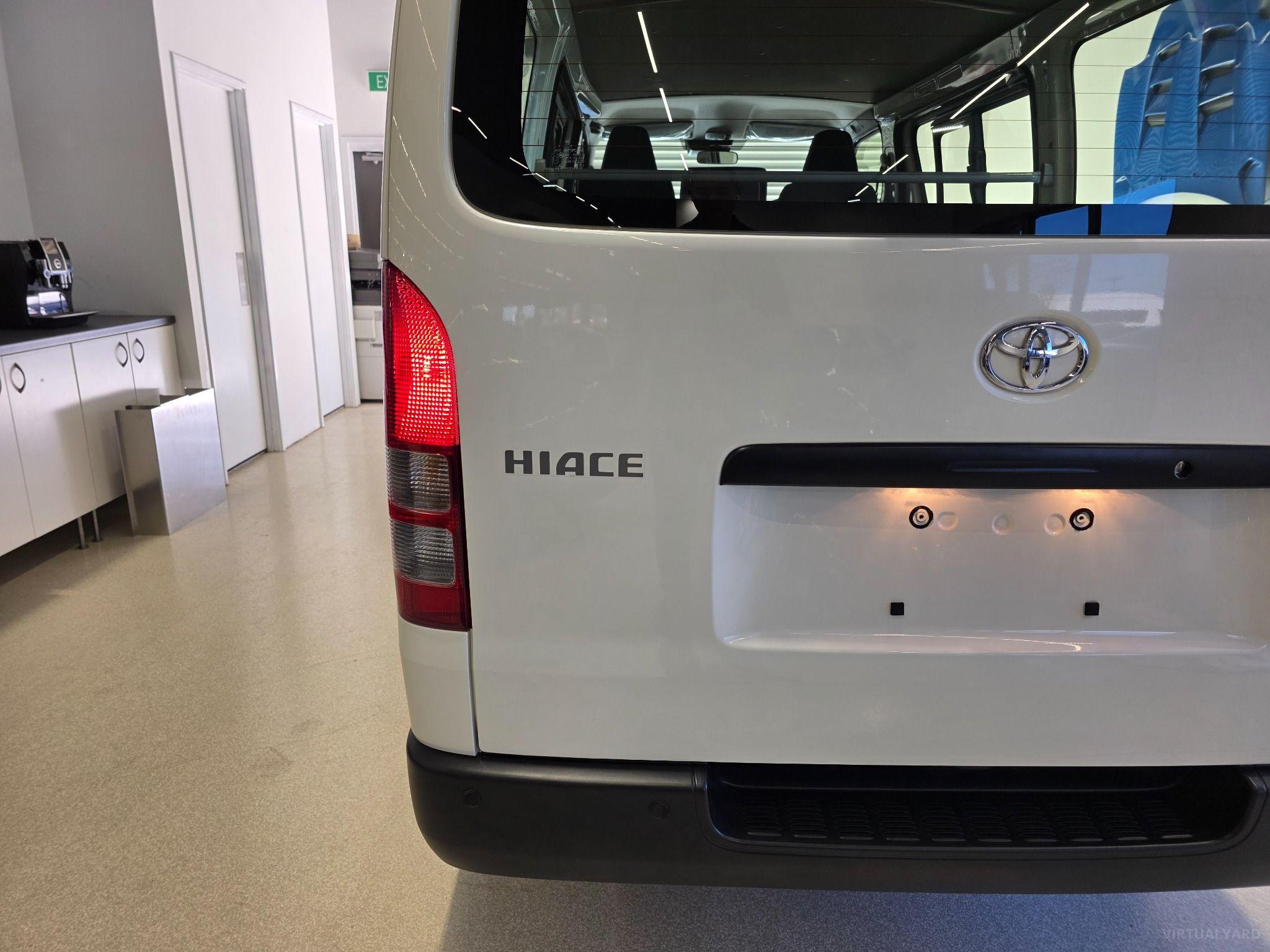 2024 TOYOTA HIACE DX LWB TRH200