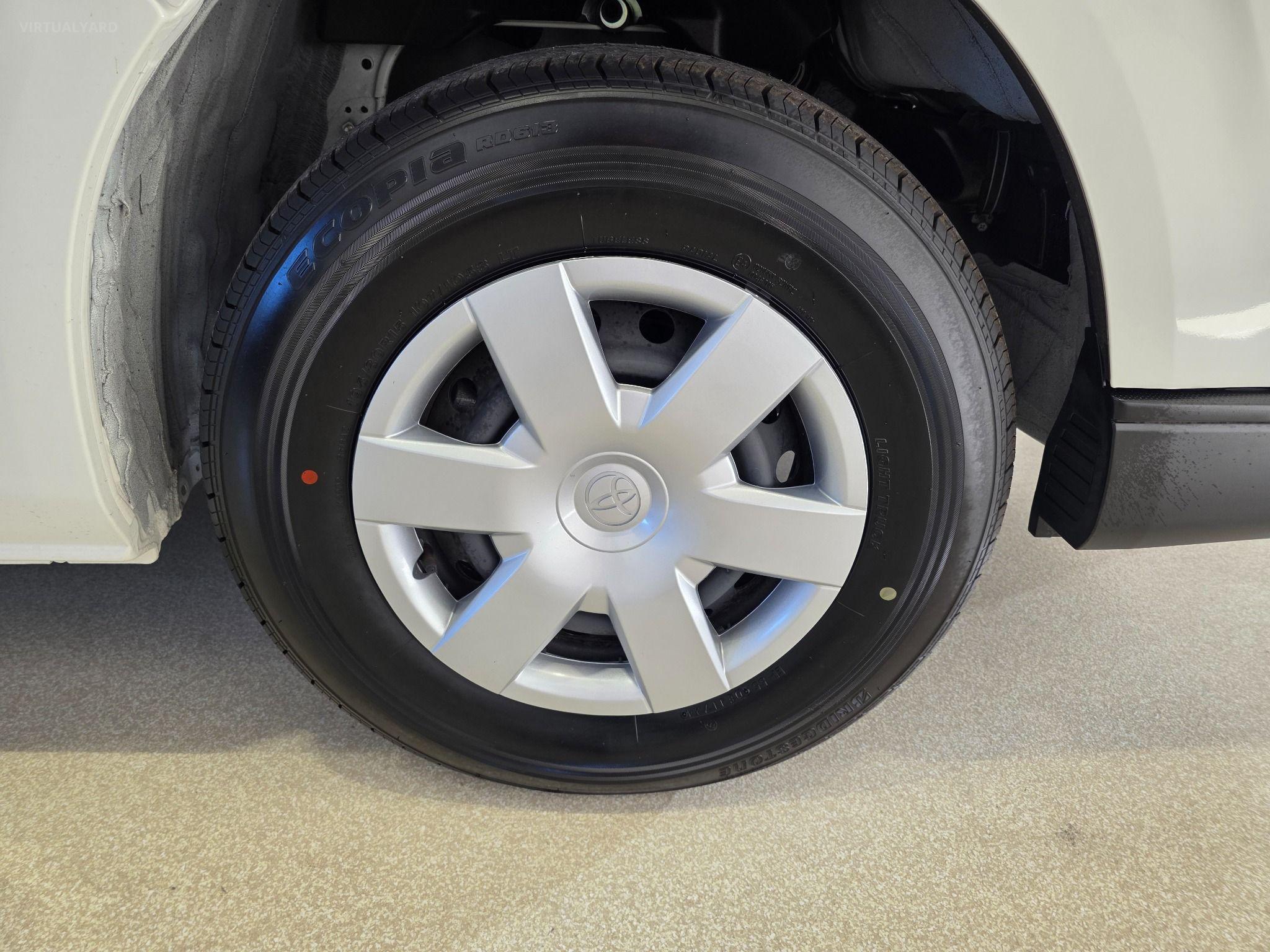 2024 TOYOTA HIACE DX LWB TRH200