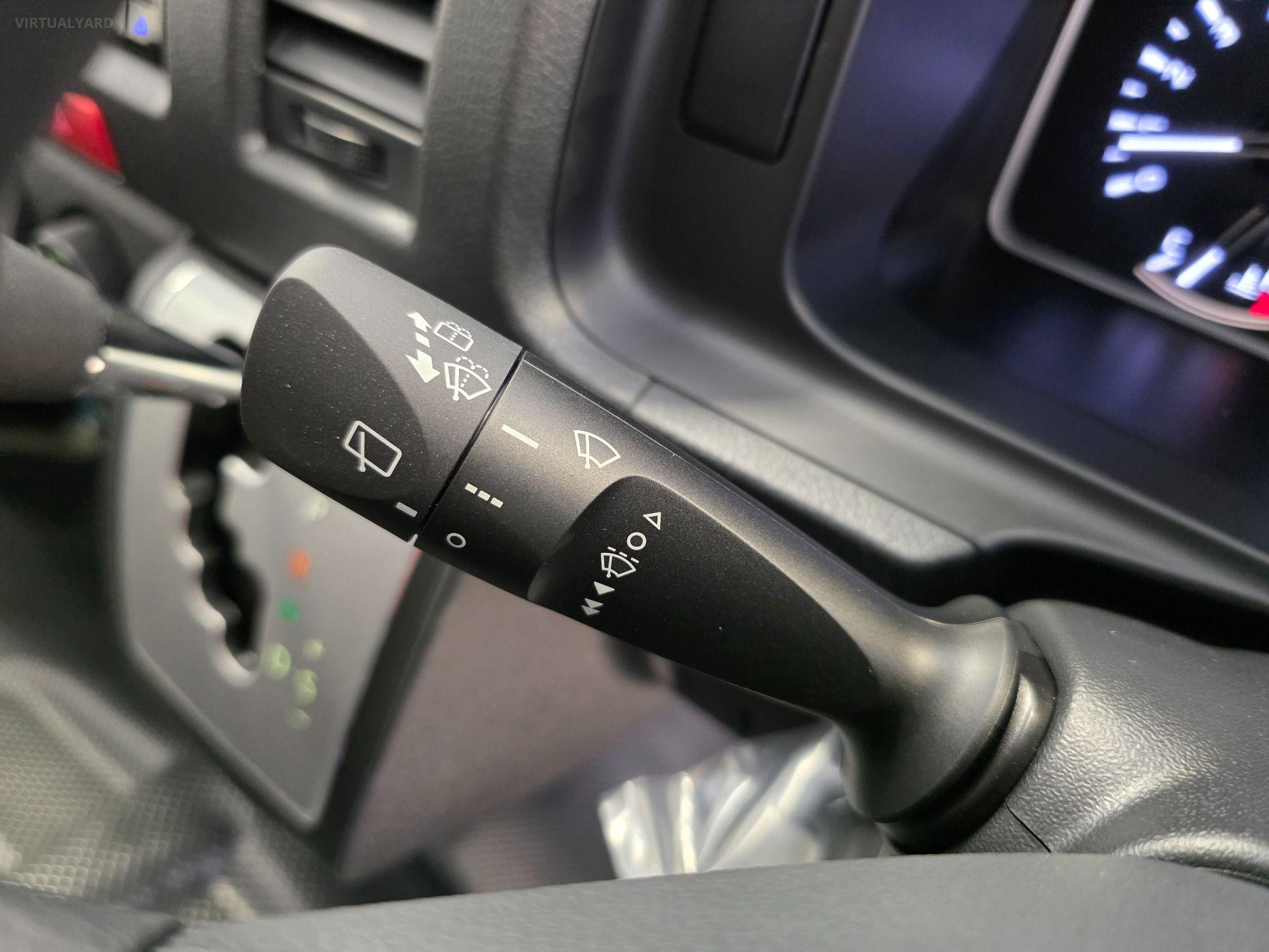 2024 TOYOTA HIACE DX LWB TRH200