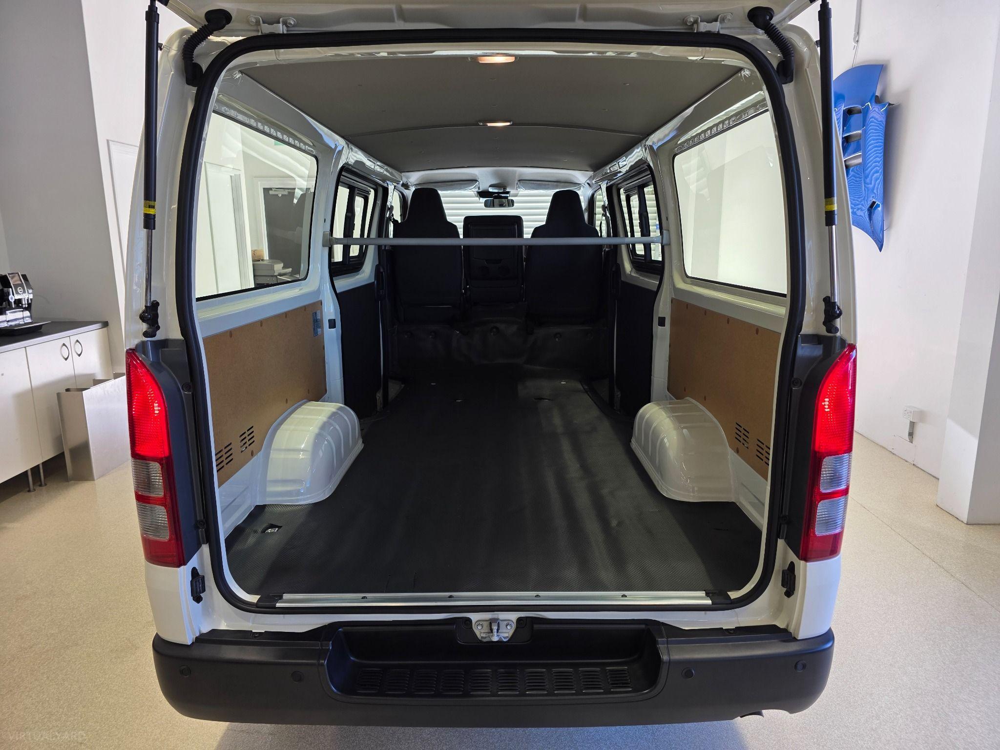 2024 TOYOTA HIACE DX LWB TRH200