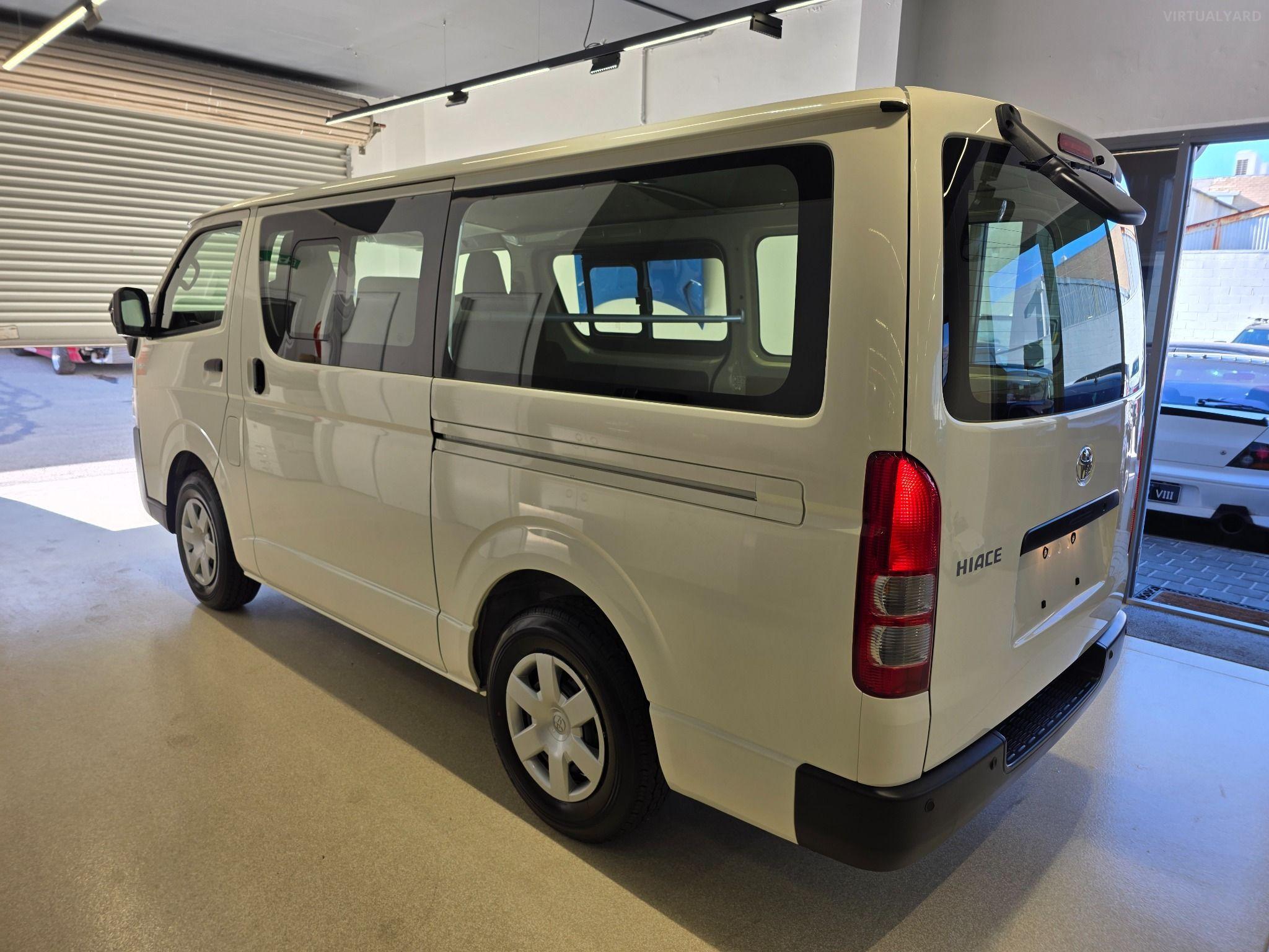 2024 TOYOTA HIACE DX LWB TRH200