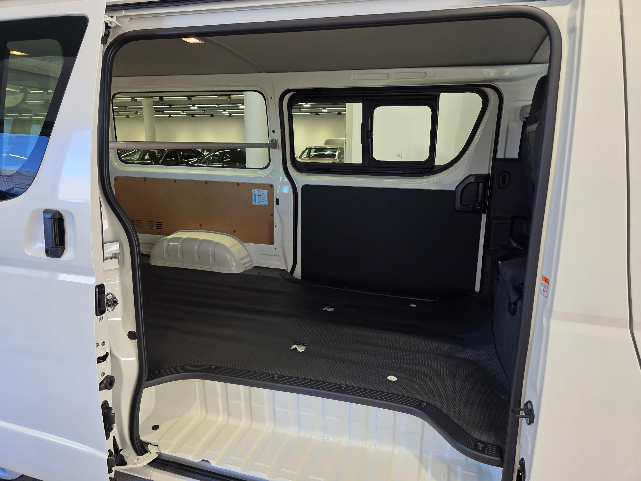 2024 TOYOTA HIACE DX LWB TRH200