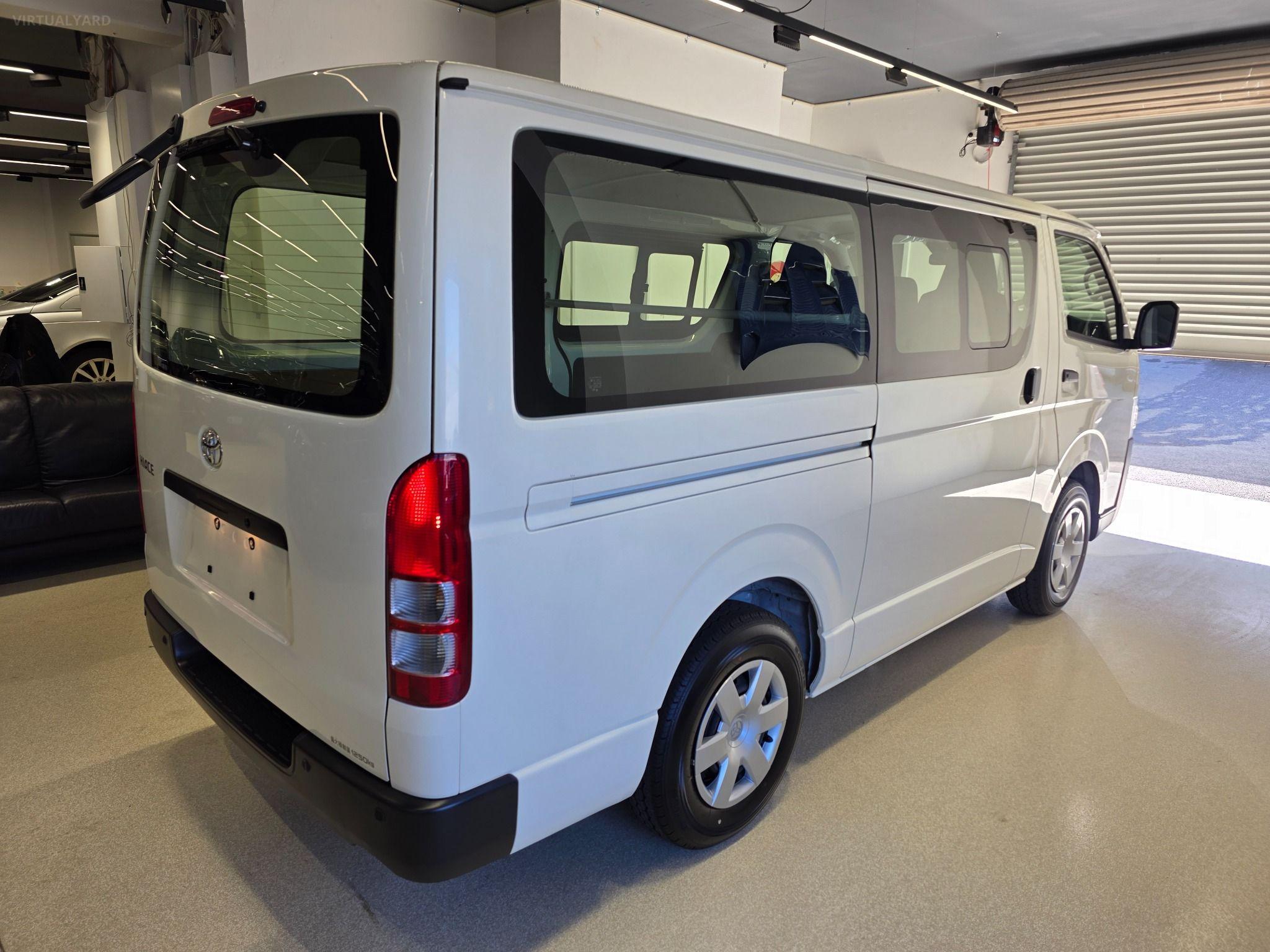 2024 TOYOTA HIACE DX LWB TRH200