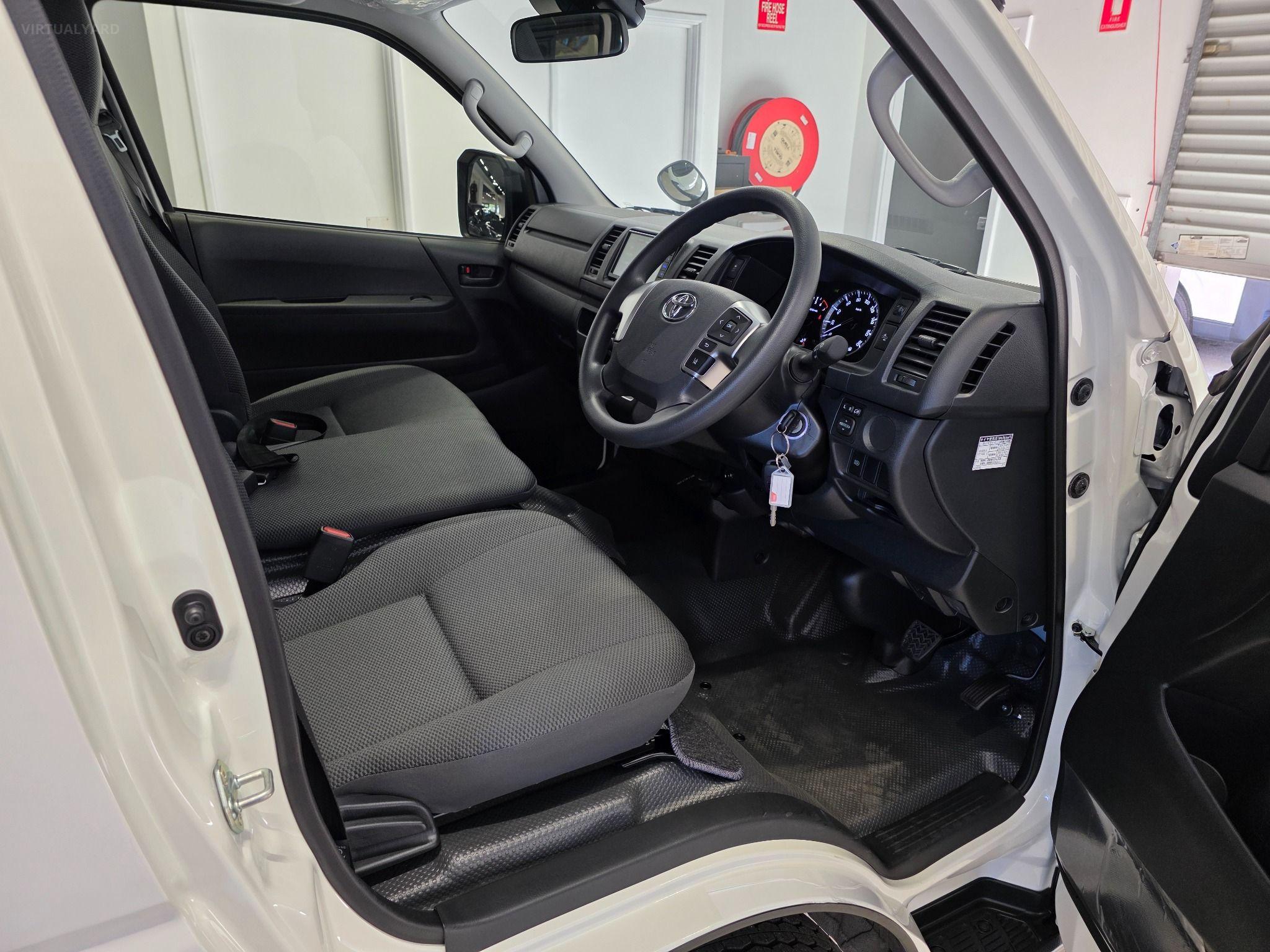 2024 TOYOTA HIACE DX LWB TRH200