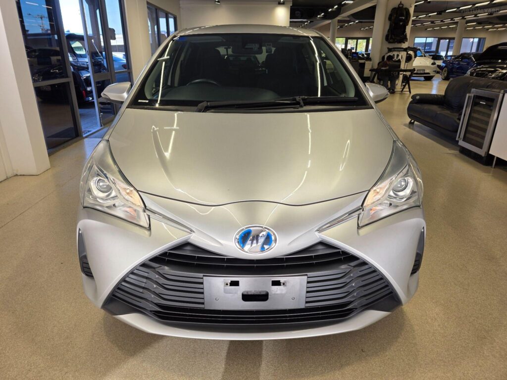 2019 TOYOTA VITZ HYBRID F 2WD NHP130