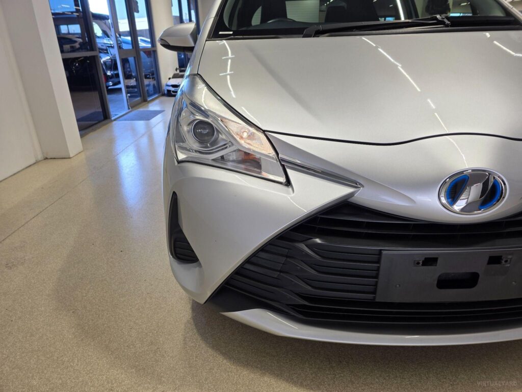 2019 TOYOTA VITZ HYBRID F 2WD NHP130