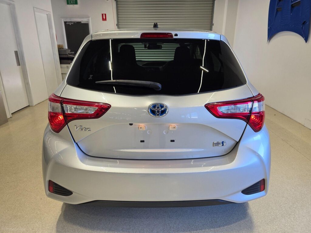 2019 TOYOTA VITZ HYBRID F 2WD NHP130