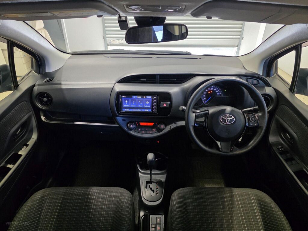 2019 TOYOTA VITZ HYBRID F 2WD NHP130