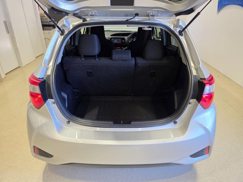 2019 TOYOTA VITZ HYBRID F 2WD NHP130