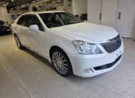 2010 TOYOTA CROWN MAJESTA G-TYPE URS206