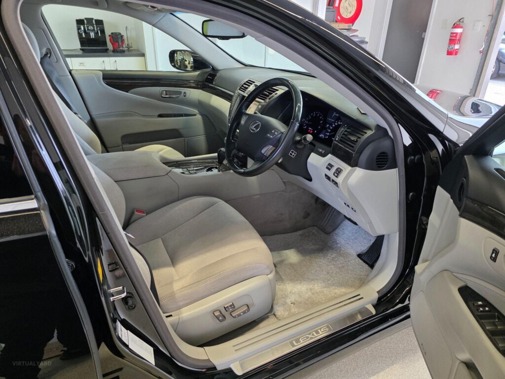 2011 LEXUS LS460 AWD USF45
