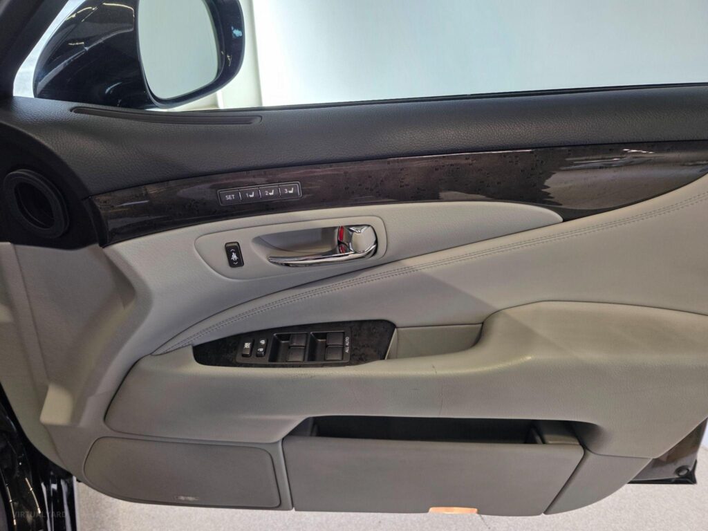 2011 LEXUS LS460 AWD USF45