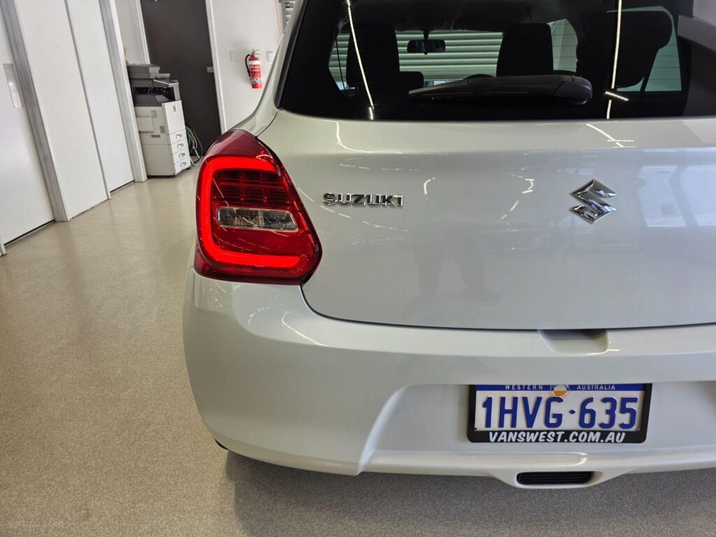 2023 SUZUKI SWIFT GL NAVI AZ SERIES II