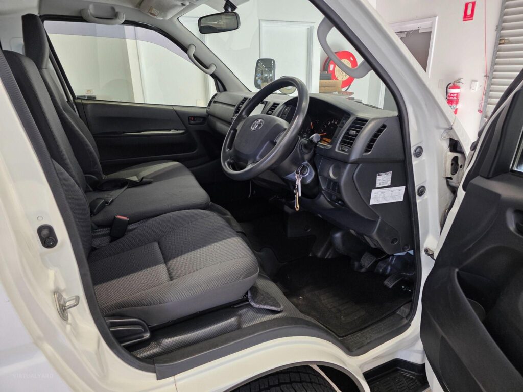 2019 TOYOTA HIACE LONG DX TRH200