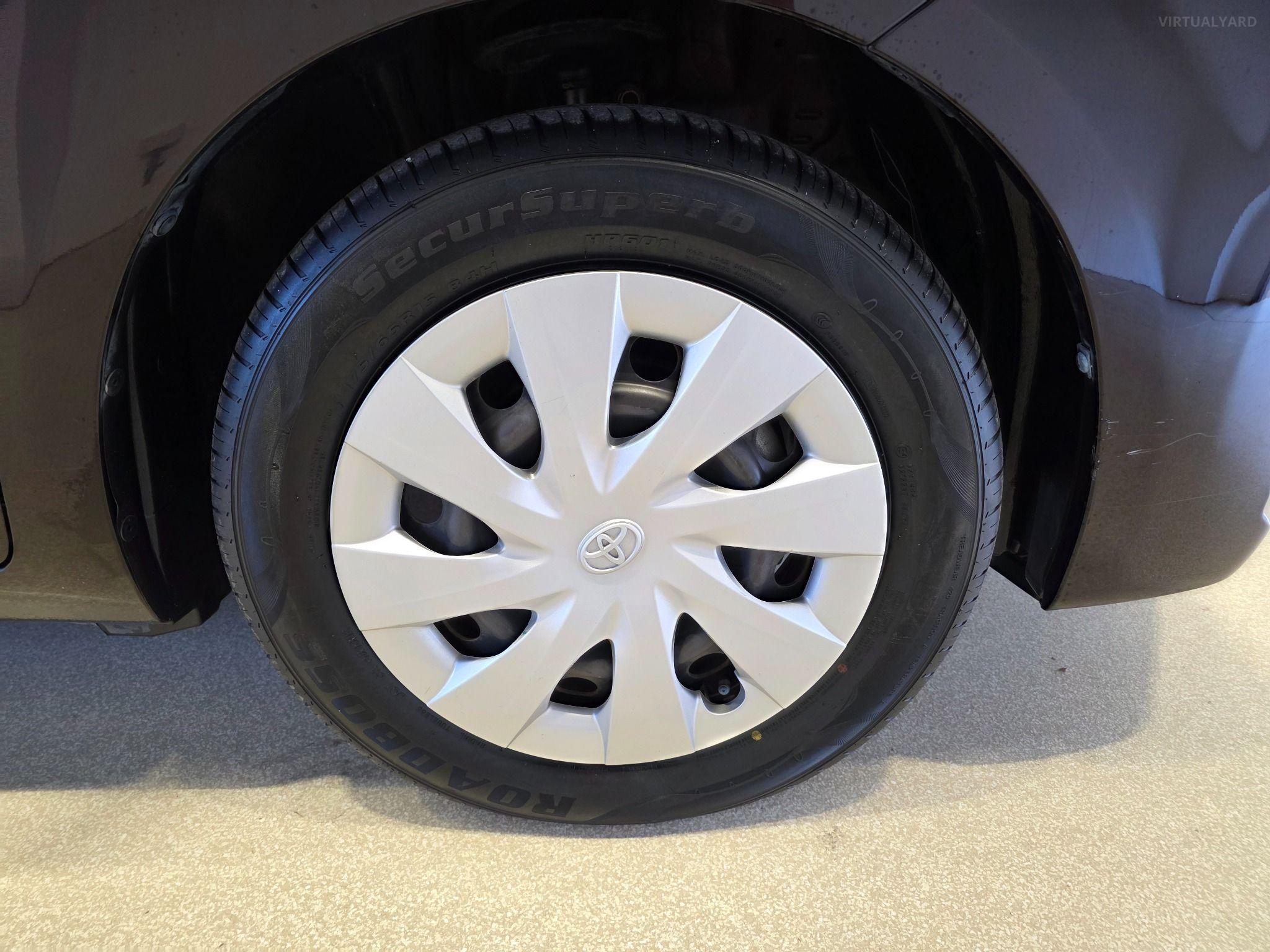 2015 Toyota Spade Y NSP141