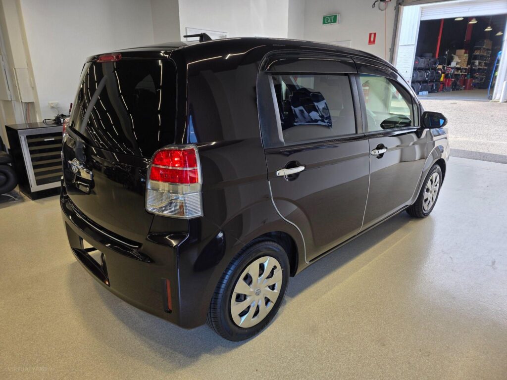 2015 TOYOTA Spade F